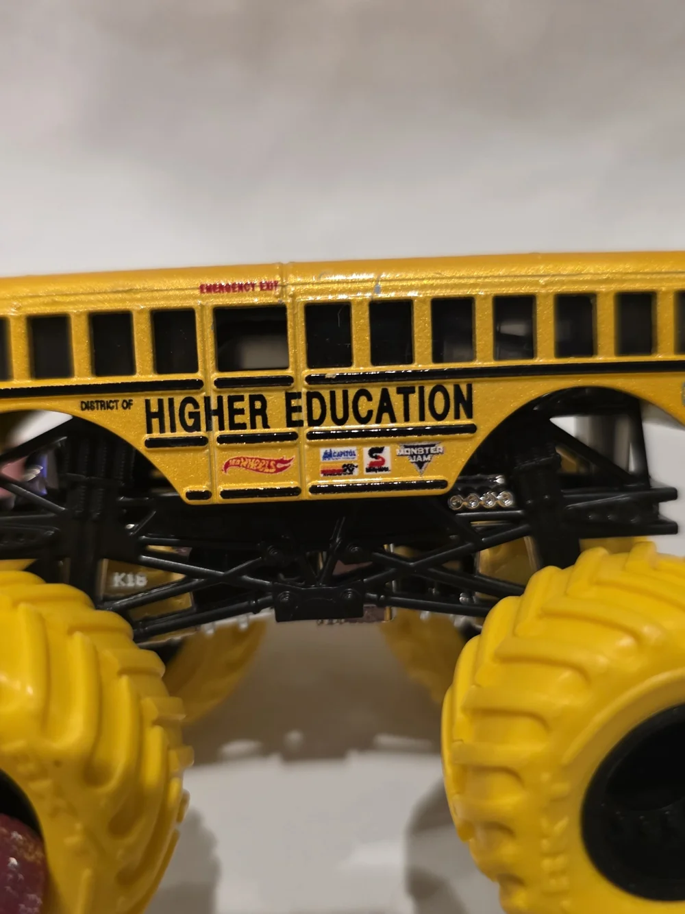 Hot Wheels 2017 Monster Jam Higher Education Color Treads Team Flag Cool Bus